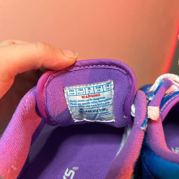 Heelys Multicolor Tie-Dye Shoes - Picture 4 of 4